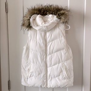 Gap faux fur puffer vest